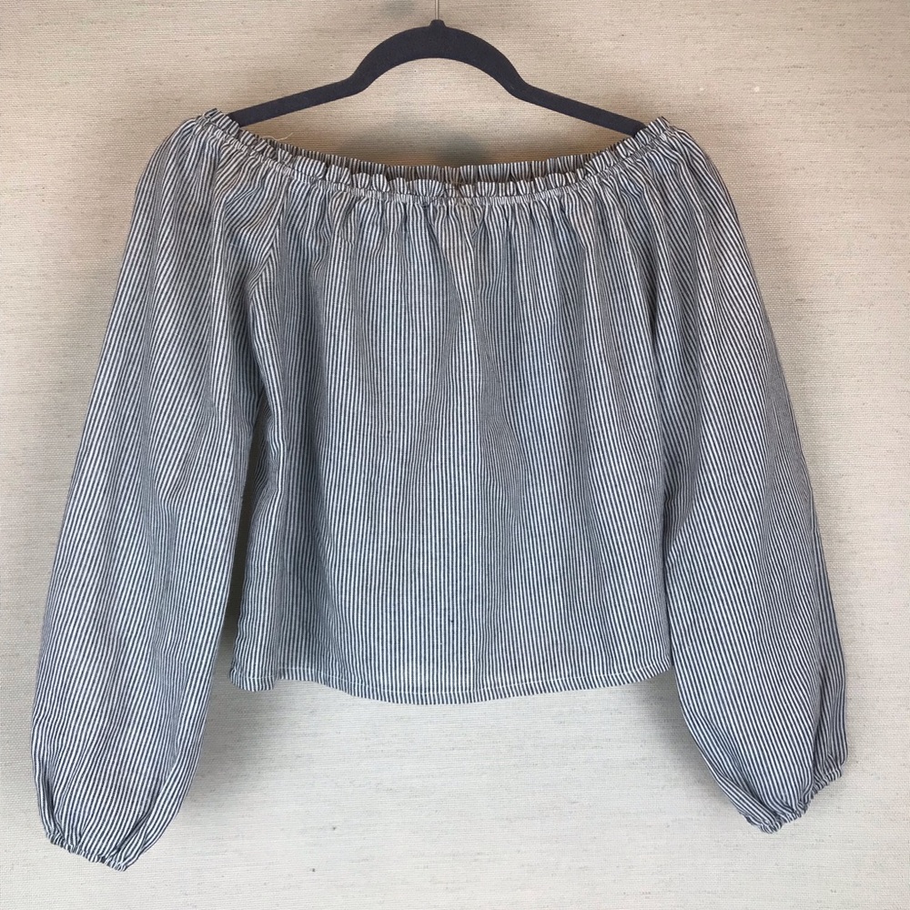 Super Cute Brandy Melville Off-Shoulder Top! 🎉